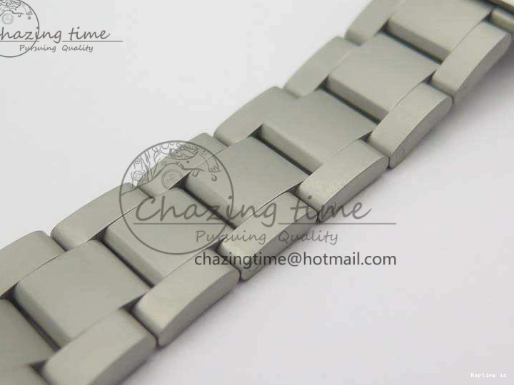 1225 Daytona Newman Sandblasted SS White Black Dial On SS Bracelet A Functional 3522